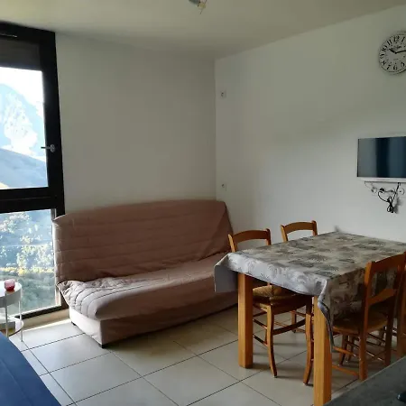 Au Pied Des Pistes * 圣拉里苏朗